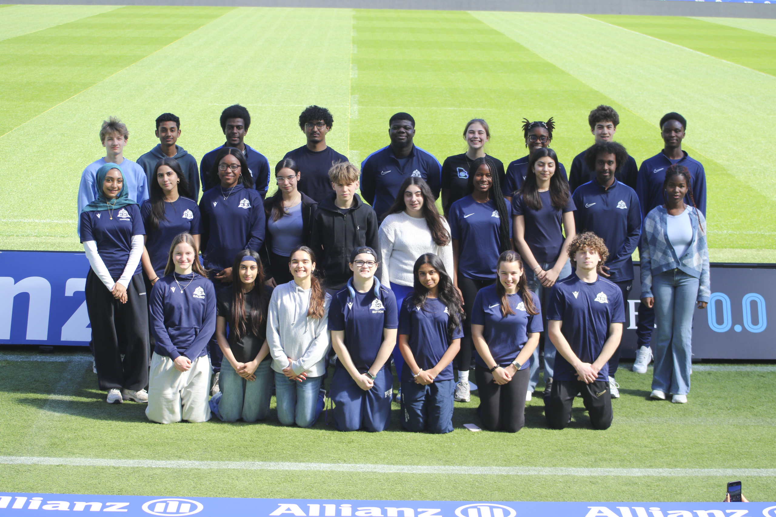 mixed ethnicity LYG33 members